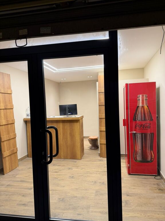 Jepet me Qira Ambient Biznesi –| Porcelan, Tirane