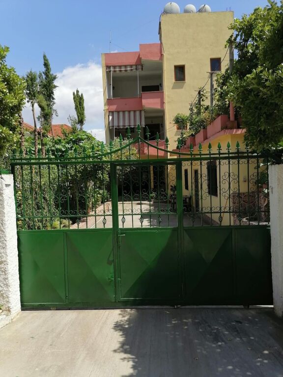 SHITET SHTEPI PRIVATE NE DURRES (PLAZH)