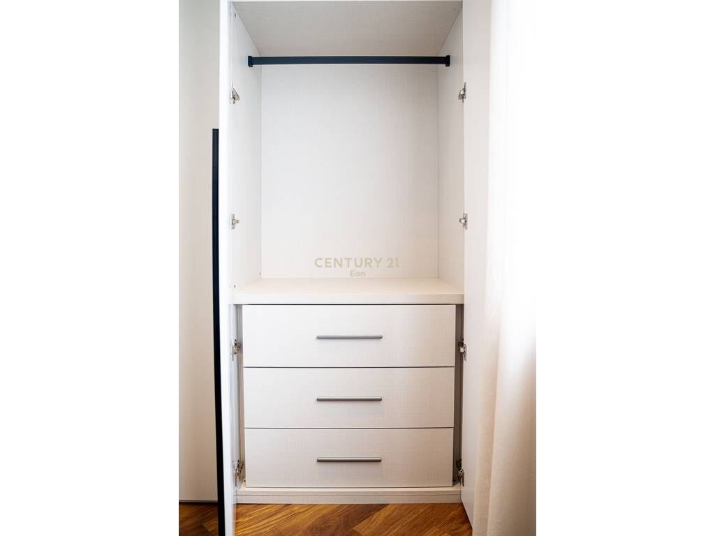 SHITET SUPER APARTAMENT 1+1 NE QENDER TE DURRESIT!