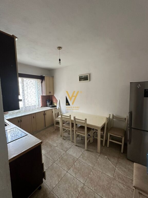 JEPET APARTAMENT 3+1 ME QERA RRUGA BERISHA, KAMEZ 35.000 LEKE