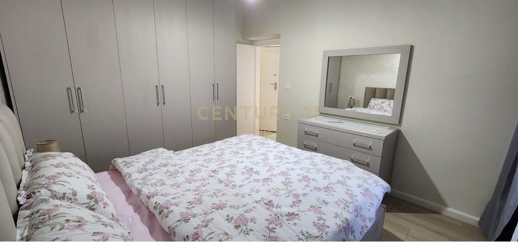 JEPET ME QERA APARTAMENT 1+1 TE HYRJA E DURRESIT !