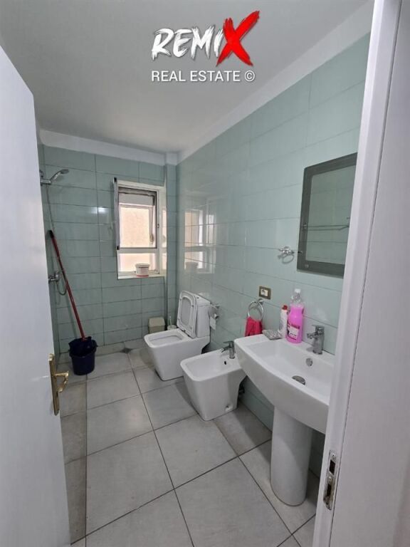 SHITET APARTAMENT 2+1 PRANE SHKOLLES 2 GJELAT, RR. ALEKSANDËR GOGA, DURRËS