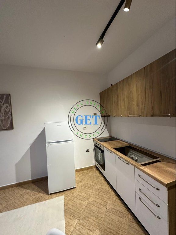 Shitet Garsoniere, Shkëmbi i Kavajës,Durres.