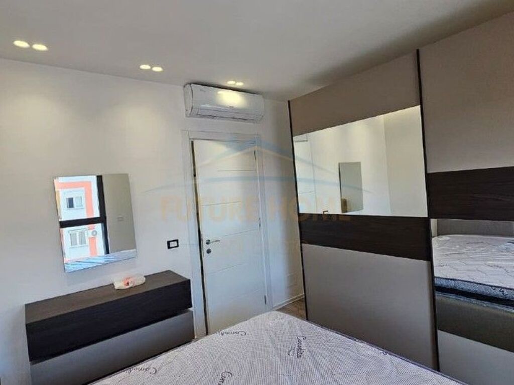 Shitet, Apartament 2+1+2 , Kompleksi Ndregjoni, Jordan Misja.