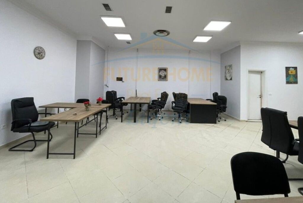 Qira, Ambient për zyra, Rruga e Kavajes.