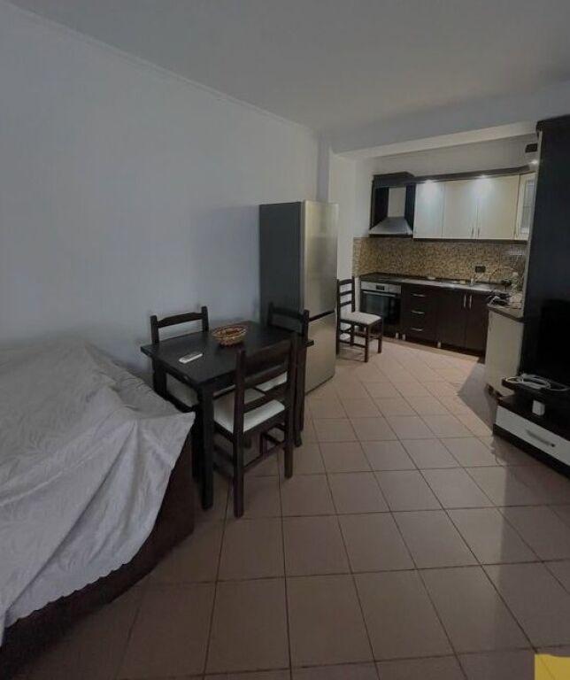 Qera, Apartament 2+1+2, Liqeni Artificiale (Garda), Tirane.