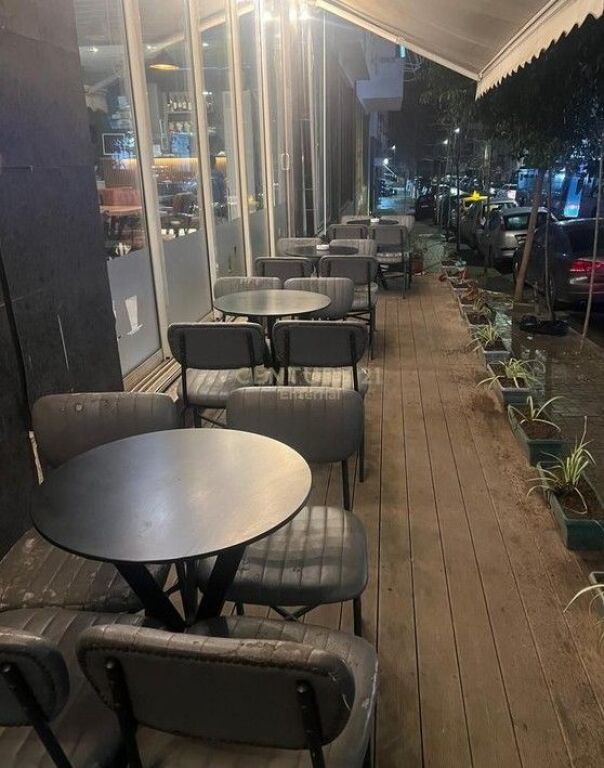 Fresku - JEPET ME QERA Bar/Restaurant 155m2 tek rruga "Muhamet Deliu"