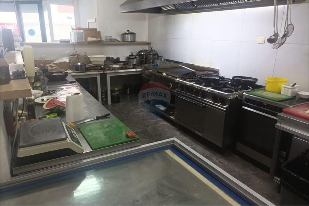 Restorant - Për Shitje - Pallatet Arabe, Tiranë