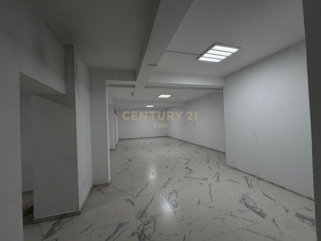 JEPET ME QIRA DYQAN PRANE MARKATES NE DURRES