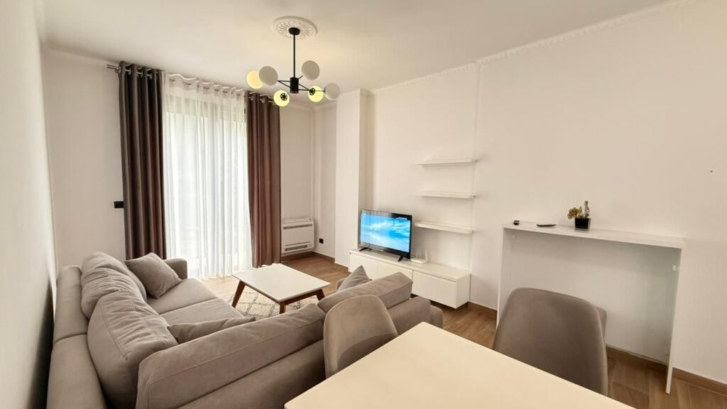 Apartament 1+1+ post parkimi me qira ne Teg