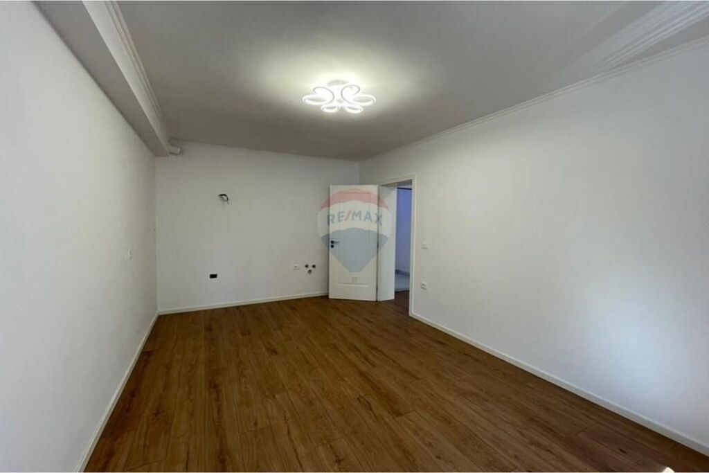 APARTAMENT 1+1 NE SHITJE MYSLYM SHYRI