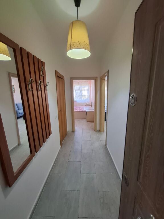 Jepet me Qera Apartament 1+1 Tek Rrota e kuqe
