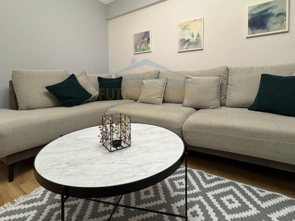 Shitet, Apartament 2+1, Rruga Mine Peza, Tiranë.