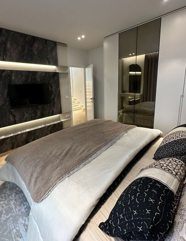 🏡 JEPET ME QIRA – VILË LUKSOZE | Vile Roses, Farkë