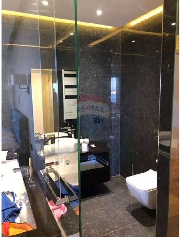 Apartament - Për Shitje - Rruga Dhimitër Konomi, Vlorë