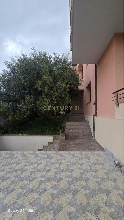 SHITET VILE NE QENDER TE DURRESIT !!!!!!!!!