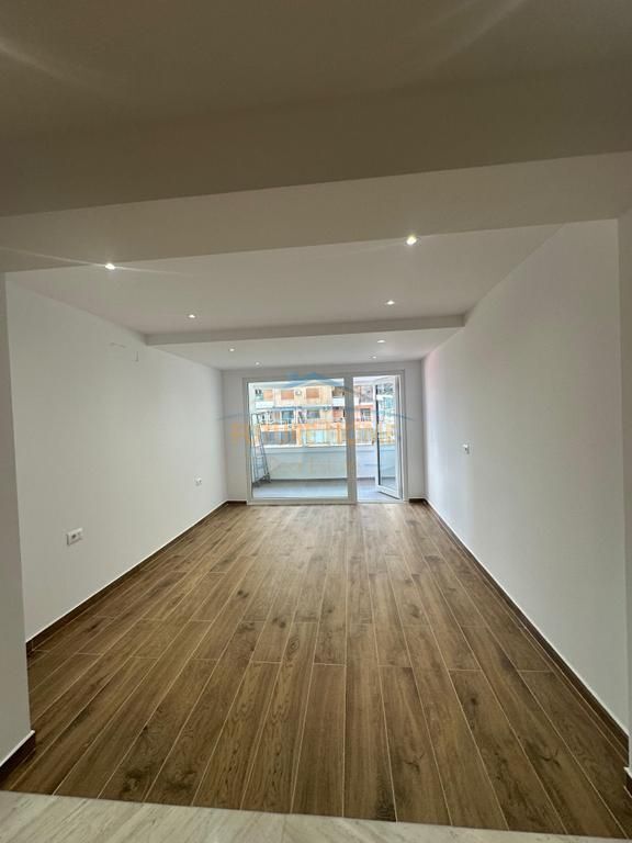 Shitje, Apartament 2+1+2, Stacioni i Trenit, Tirane.