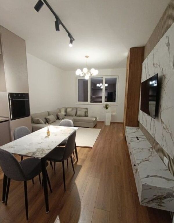 APPARTAMENTO 1+1 IN AFFITTO, VICINO ALL'AMBASCIATA AMERICANA, TIRANA!