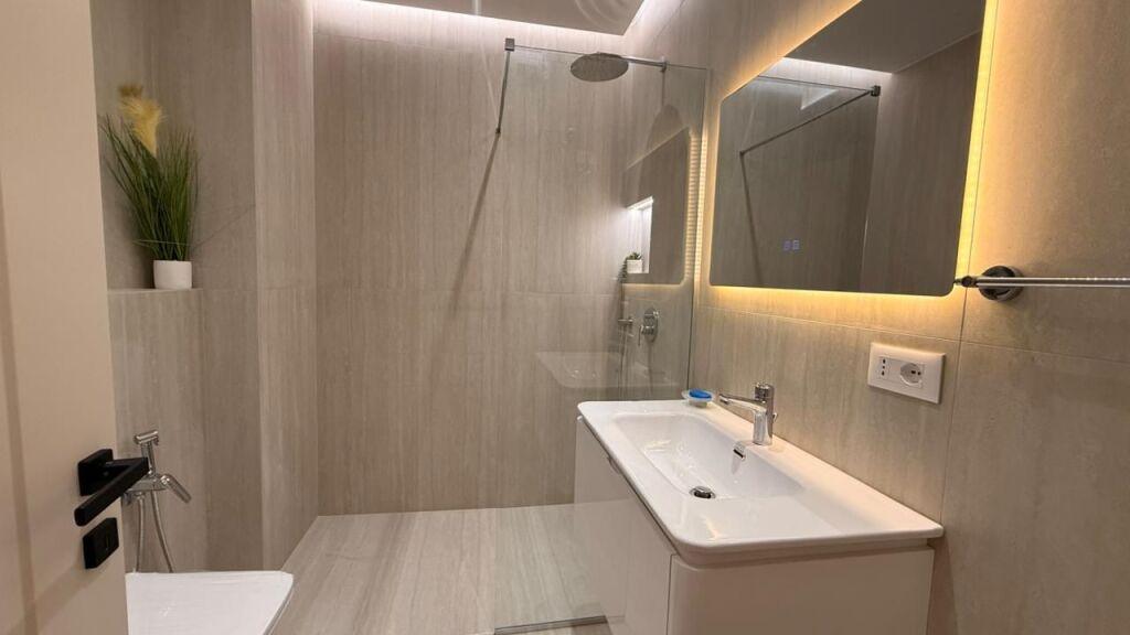 Ambient zyre per qira tek RTSH