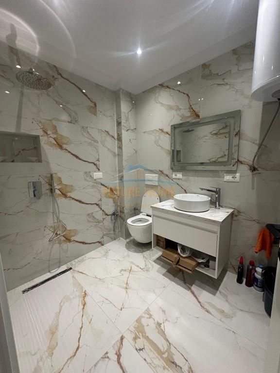 Shitje, Apartament 2+1+2, Stacioni i Trenit, Tirane.