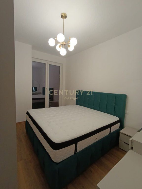 APARTAMENT 1+1 ME QIRA, PRANE AMBASADES AMERIKANE, TIRANE!
