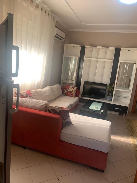 Apartament me qera - Rruga e Durresit