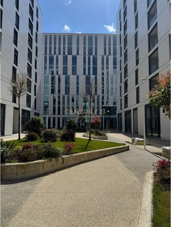 Apartament 2+1+2+Post Parkimi në shitje Akses Tirana