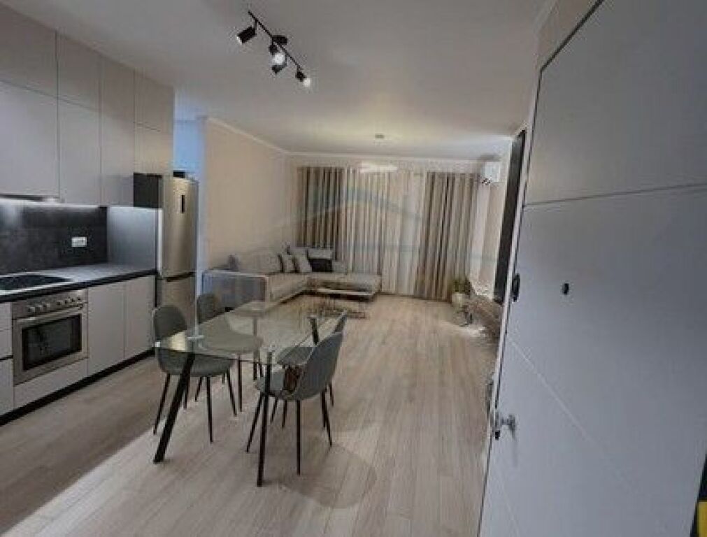 Affitto, Appartamento 1+1, Via Dibrës, Tirana.