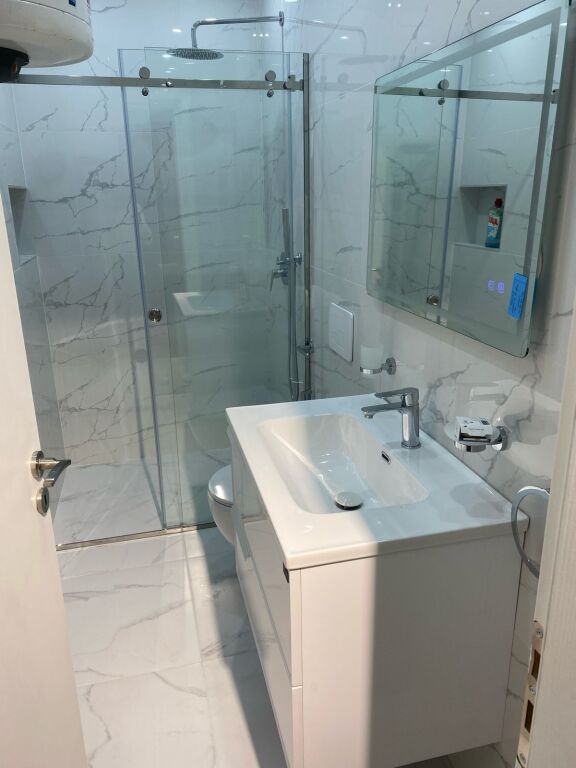 Jepet me qera apartament 1+1 tek Komuna E Parisit/500 euro