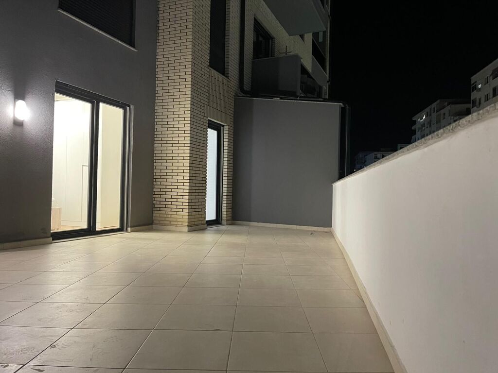Jepet Me Qera Apartament 1+1+1 Ballkon