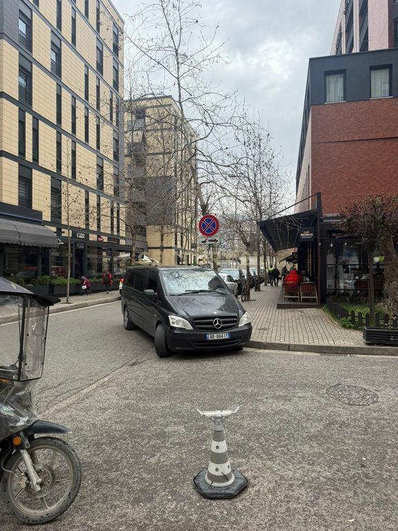 Apartment 2+1+2 for sale in the Hipoteka area, Tirana