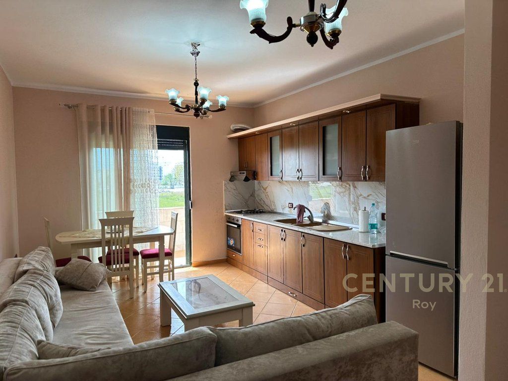 Apartament 1+1 për shitje në Golem, Durrës  Shitet apartament komod i pozicionuar në katin e trete të një godine 6-katëshe, në një zonë shumë të kërkuar të Golemit, përballë Hotel Flower. Ideale për banim familjar ose investim.  Detajet e pronës:  Sipërfaqe neto: 65 m² Sipërfaqe bruto: 70 m² Sallon i bollshëm ndenjeje 1 dhoma gjumi 1 tualete Kati i trete  Avantazhet e zonës:  Vendndodhje shumë e favorshme  Afër me detin  Apartamenti ofron komoditet dhe akses të menjëhershëm në çdo shërbim të nevojshëm për një jetesë të rehatshme apo për pushime.  Për më shumë informacion ose për një vizitë në pronë, na kontaktoni!