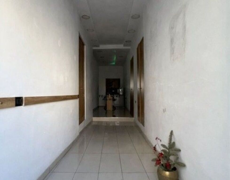 SHOP FOR RENT 36 M2 HOXHA TAHSIN STREET 45,000 LEKE FH-67528