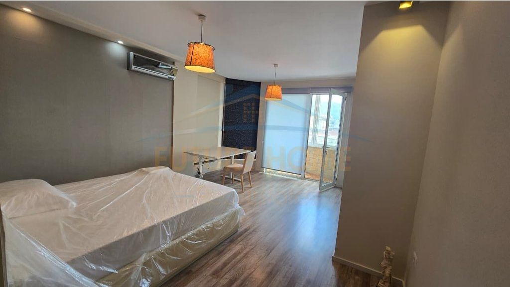 Shitet apartament 2+1+2 , Selite pran bllokut te vilave  