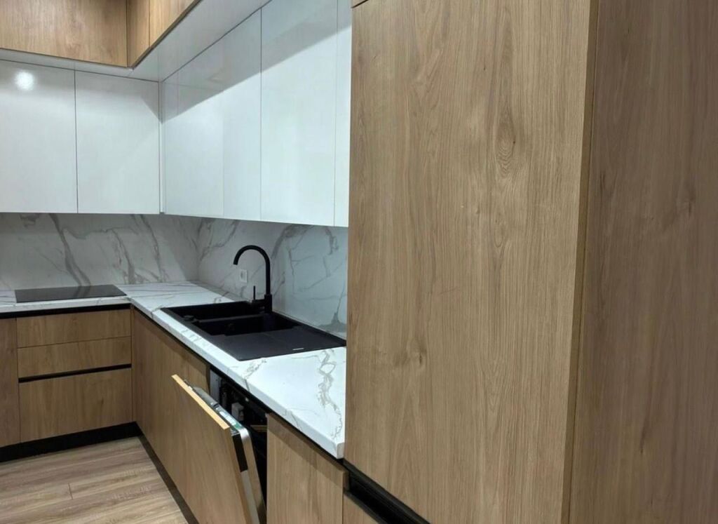 2+1+2 me qera te Komuna Parisit