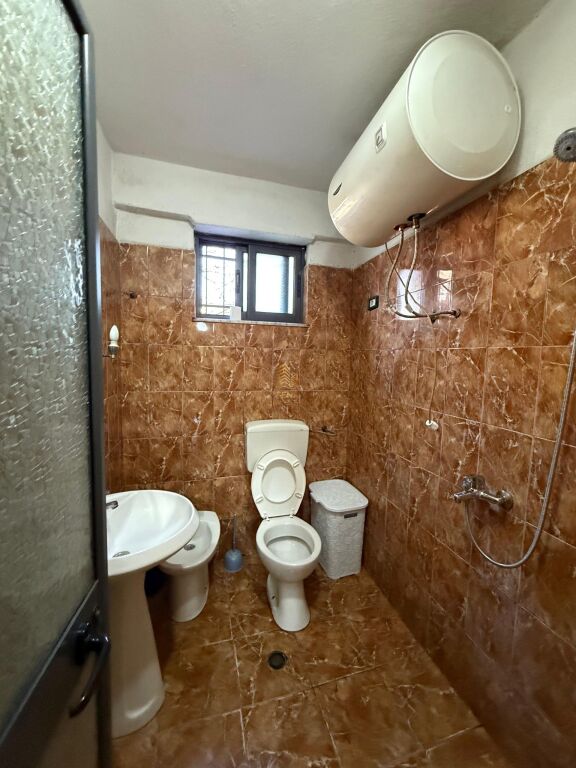 Rent, Private entrance, 1+1+Parking space, 300 Euro/month