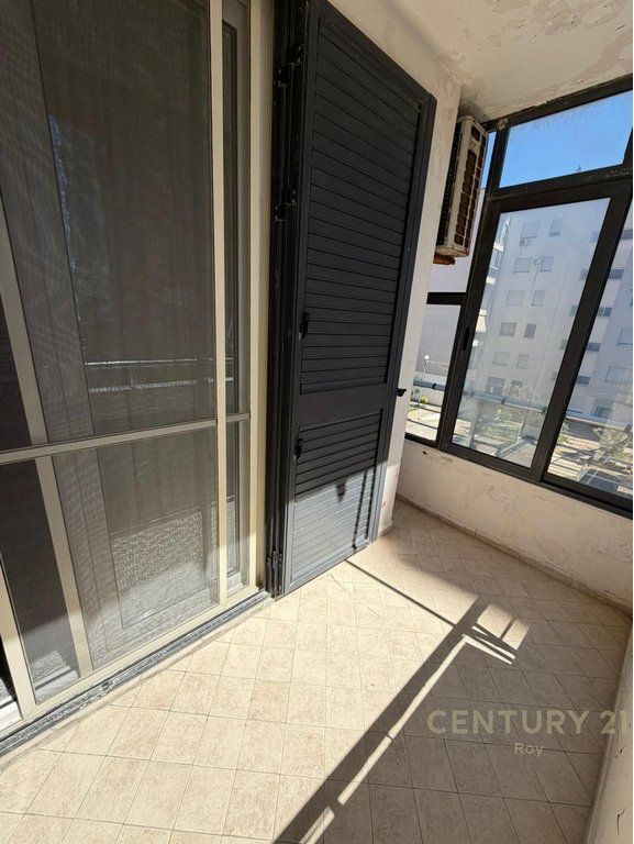 JEPET APARTAMENT 3+1+2 ME QERA NE VOLLGA , DURRES !