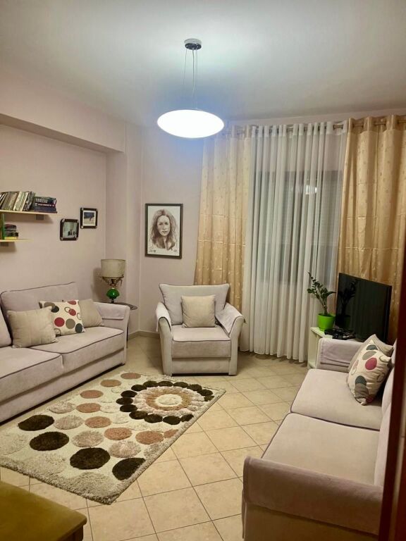 📣 QERA Apartament 2+1 Me 2 Tualete 📍Rruga e "Kavajes", Prane Kishes ✨