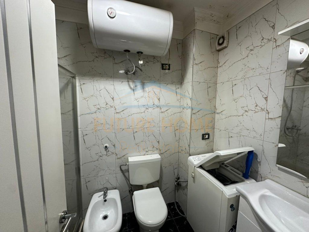 Shitet 2+1+2, Laprake 1600€/metri