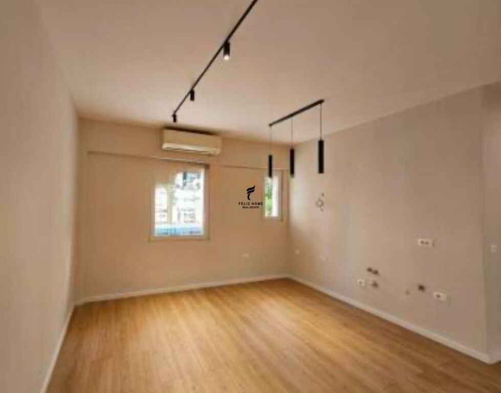 OFFICE FOR RENT 75 M2 PARIS COMMUNE 60,000 LEKE FH-67807