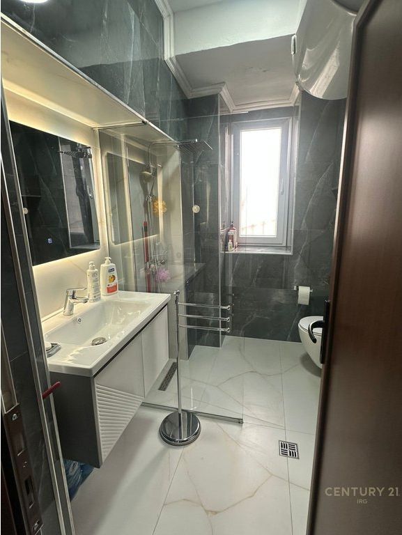 Jepet me qira apartament 1+1 tek Vasil Shanto