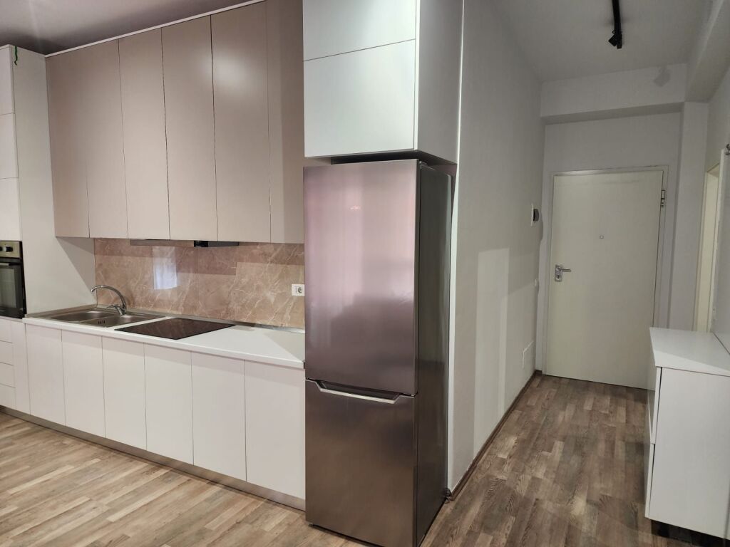 Apartament 1+1 me qera Kompleksi Mangalem ! 400 Euro !
