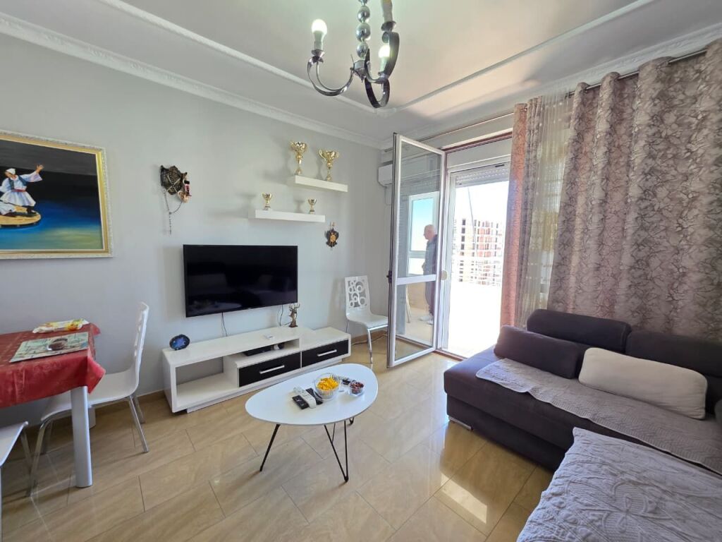 🔥 APARTAMENT 2+1 ME QIRA – LUNGOMARE, VLORË! 🔥
