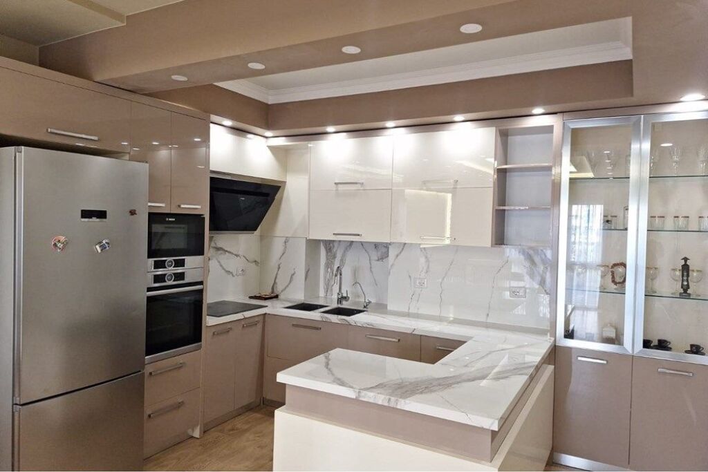 Apartament 2+1 per qira tek Pazari i RI