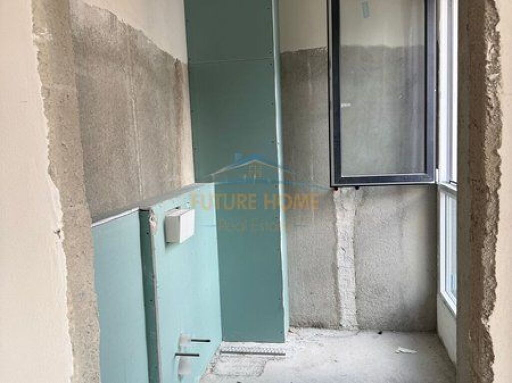 In vendita, Appartamento 2+1+2, vicino al Campo di Alidemi, Tirana, Tirana.