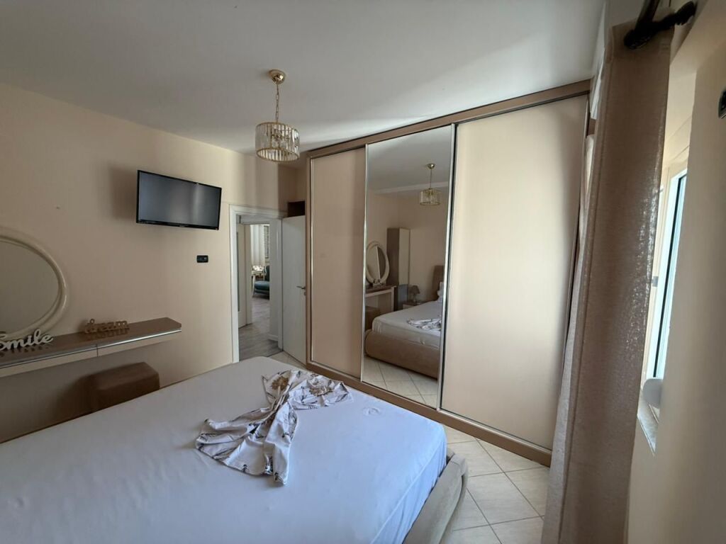 Apartament 2+1 per qira prane Portit ne Durres.