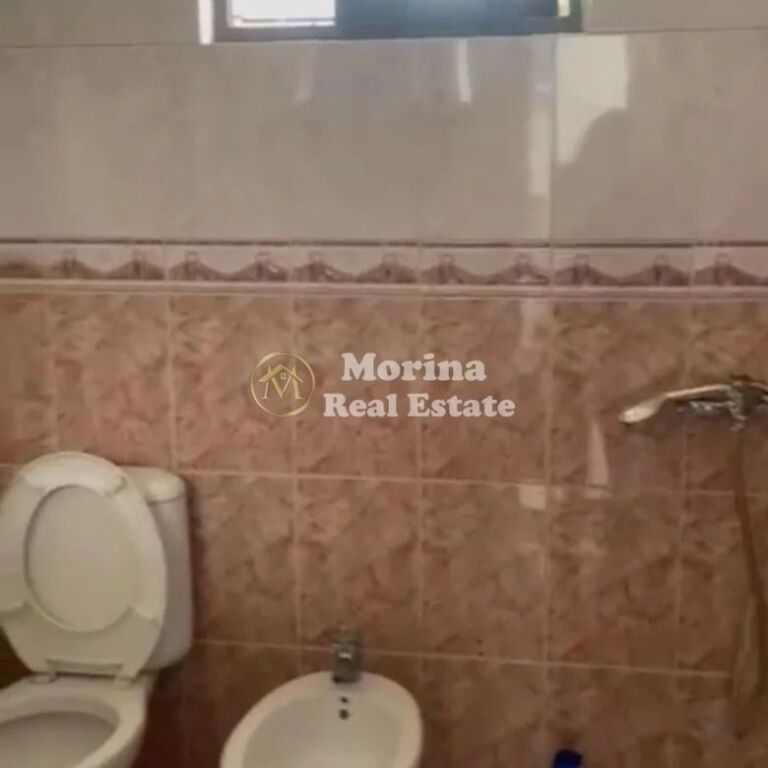 Qera | Shtëpi private 2 + 1 + Parkim | Rruga Jordan Misja | 550 €/muaj