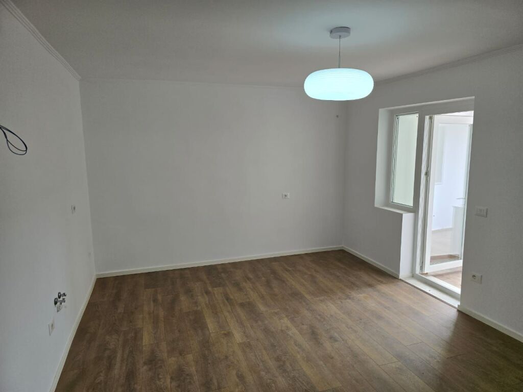 🏠 SHITET: 1+1 &amp; 1Bllk (📍Ish - Tregu Elektrik / Bar Britaniku )🔥 50m² || Kt.3️⃣ Super mundësi investimi || Sapo rinovuar ✨️ 115.000€ 💶💶