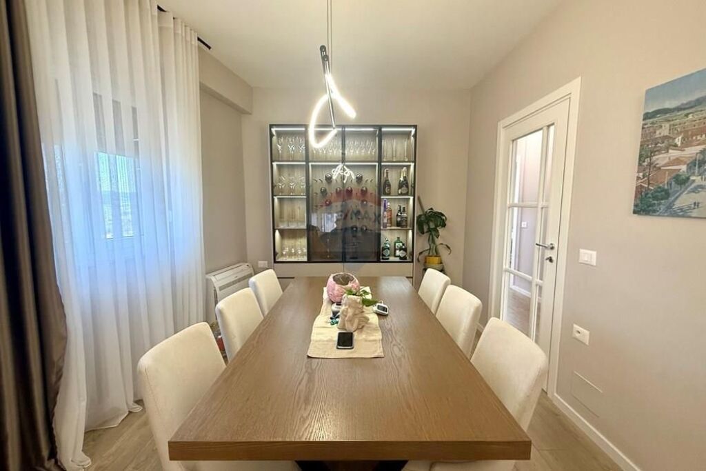 Apartament luksoz ne shitje tek Bulevardi i Ri!