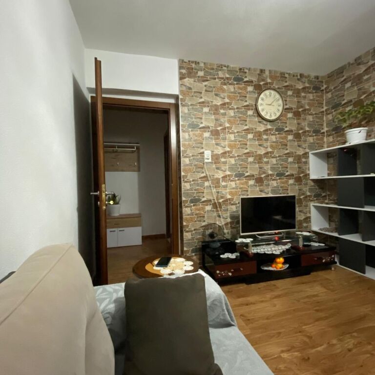 SHITET APARTAMENT 1+1 I KONVERTUAR NE 2+1- KAMËZ, PRANË BIG MARKET Vendndodhja: Kamëz, pranë Big Market